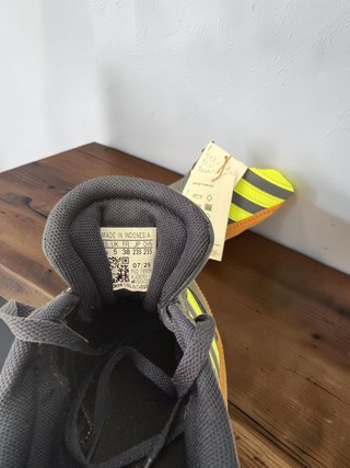 Zapatillas Adidas Azul y Amarillo