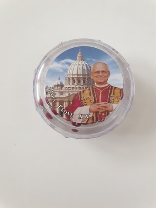 Rosario Papa Leone  XIV con medalla y estuche