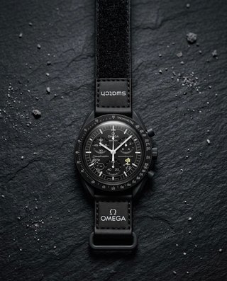 Reloj Swatch Snoopy Negro