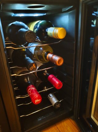 Nevera para 8 vinos