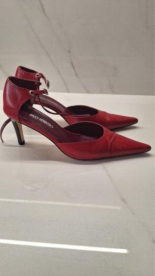 Zapatos de tacón rojos Paco Herrero