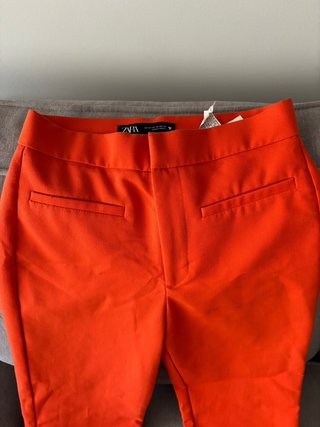 Pantalón Zara naranja flare