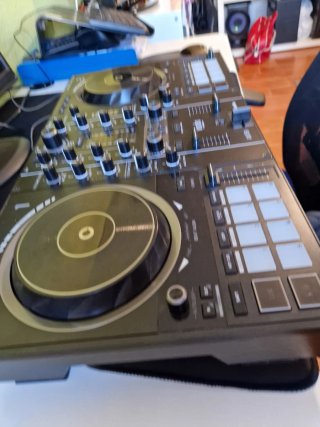 Hercules Impulse 500 DJ Controller