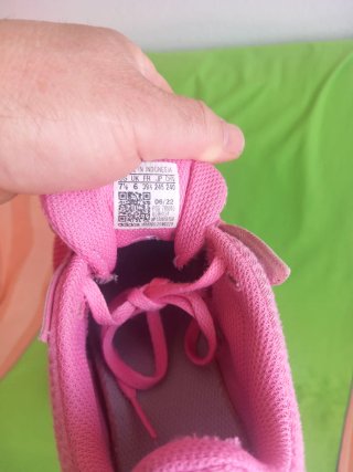 Zapatillas Adidas chica rosas y rojas