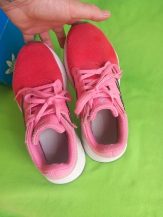 Zapatillas Adidas chica rosas y rojas