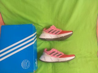Zapatillas Adidas chica rosas y rojas