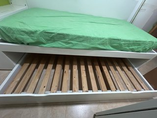Cama individual Ikea blanca con cajones