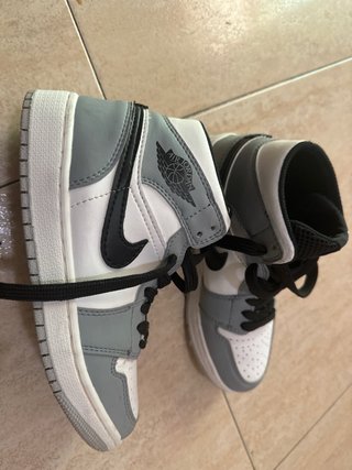 Botas Jordan Gris y Blanco originales
