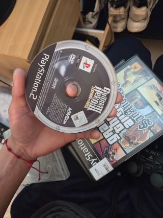 Consola PS2 + 2 Controles + 2 Juegos