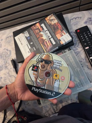 Consola PS2 + 2 Controles + 2 Juegos