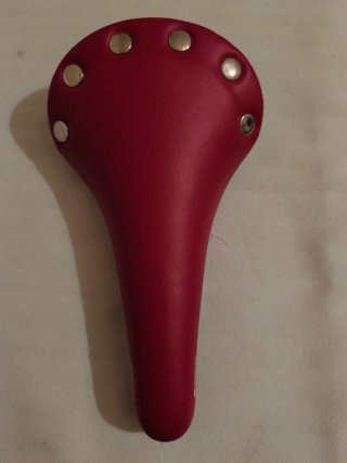Sillín GES Rojo con Tachuelas