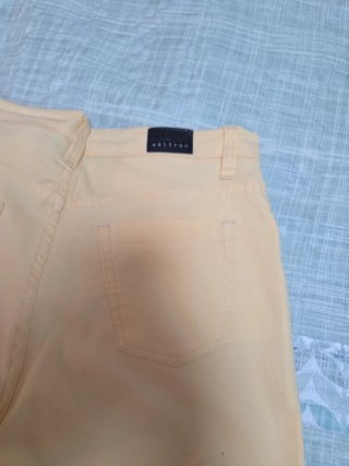 Pantalón verano amarillo. Talla 40.Marca Waltron