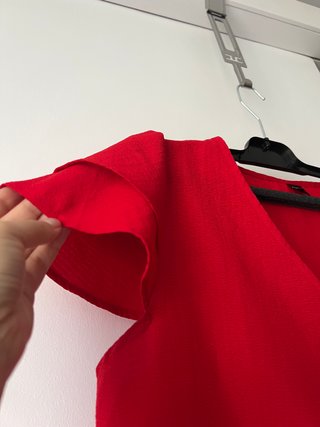 Blusa roja con botones
