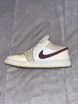 Nike Air Jordan 1 Low Beige/Rojo