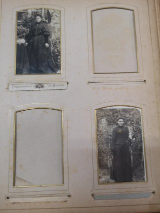 Álbum de fotos antiguo con 25 fotos