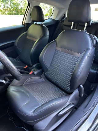 Peugeot 208 2012