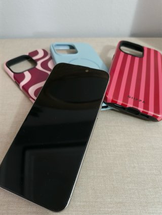 iPhone 15 Pro Max 256GB Titanio + 3 fundas