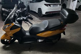 Kymco 300cc Maxi Scooter Automática