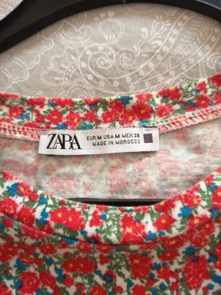 Camiseta Zara floral XS