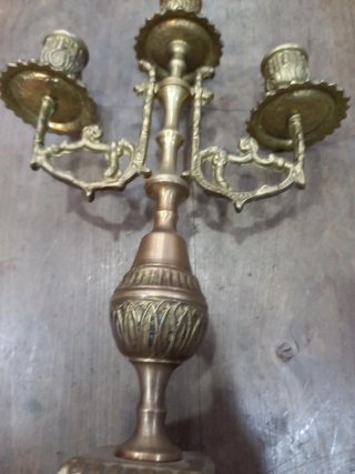 Antiguo candelabro de metal 3 brazos
