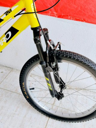 Bicicleta B-PRO infantil amarilla