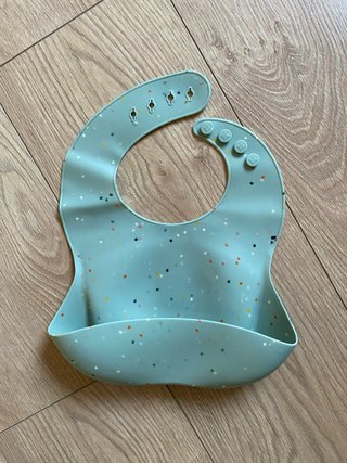 Babero Mushie con estampado