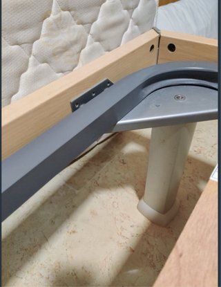 Somier con patas más colchón como nuevo