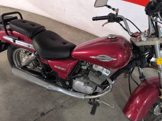 Suzuki Marauder 125cc Cruiser Roja