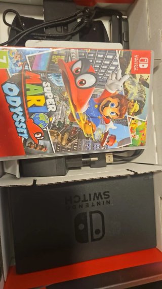 Nintendo Switch V2 + 3 juegos