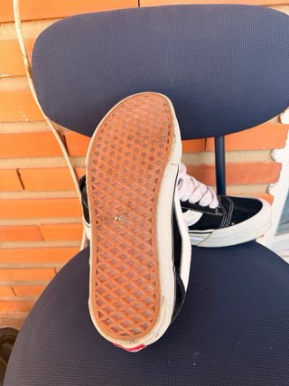 Vans Knu School Negras y Blancas