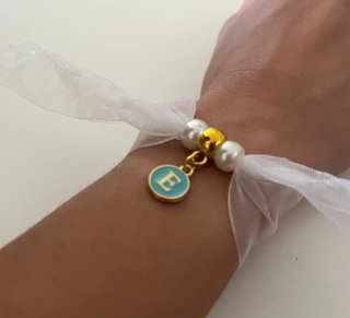 PULSERAS CON INICIAL + TARJETÓN PERSONALIZADO