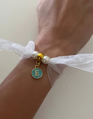PULSERAS CON INICIAL + TARJETÓN PERSONALIZADO
