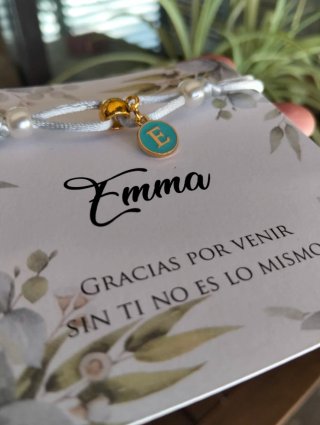 PULSERAS CON INICIAL + TARJETÓN PERSONALIZADO