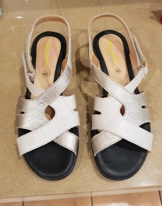 Sandalias Naturafeel Talla 40 Oro y Blanco