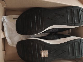 Zapatillas Skechers Negras y Plateadas