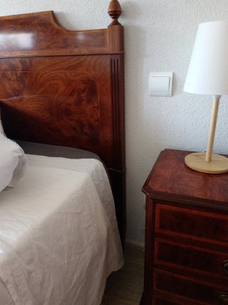 Conjunto dormitorio: cabecero + 2 mesillas