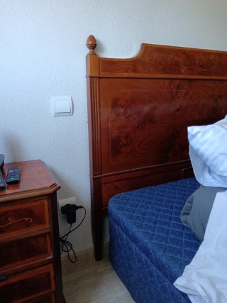 Conjunto dormitorio: cabecero + 2 mesillas