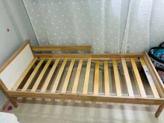 Cama infantil de madera
