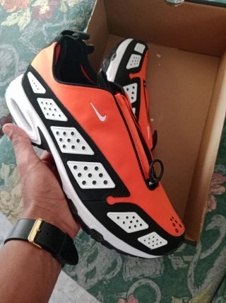 Zapatillas Nike Air Max Tavas naranjas y Negras