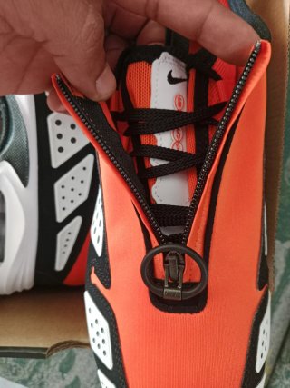 Zapatillas Nike Air Max Tavas naranjas y Negras