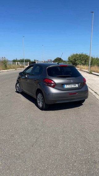 Peugeot 208 2018