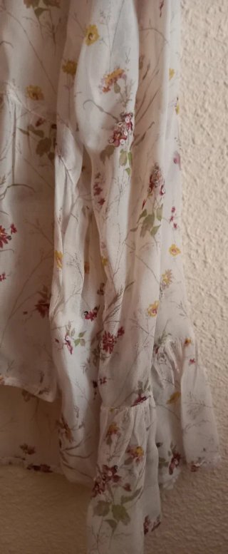 Blusa Zara floral con volantes sin estrenar