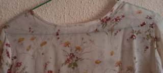 Blusa Zara floral con volantes sin estrenar