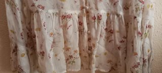 Blusa Zara floral con volantes sin estrenar