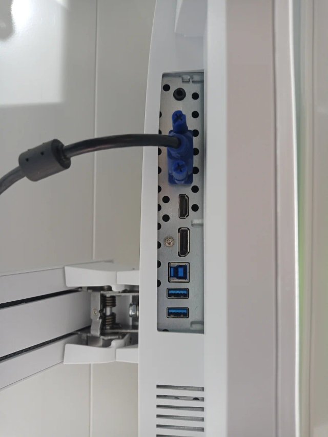 Monitor Fujitsu Orientable Blanco