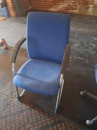 Silla de oficina azul