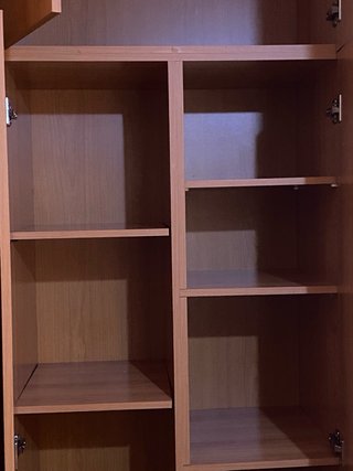 Armario de madera grande