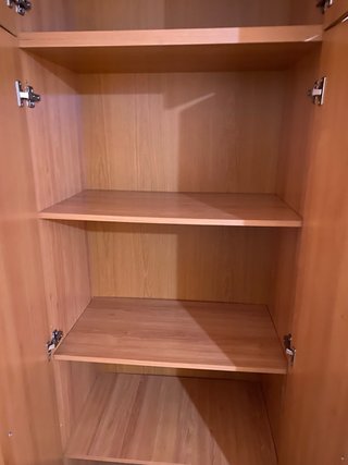Armario de madera grande