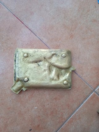Cenicero clásico de latón con perros