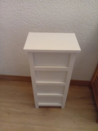 Cajonera estrecha blanca de madera